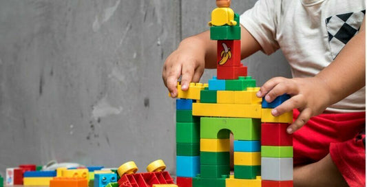 Les bienfaits des jeux de construction sur la créativité et la motricité fine des enfants 🏗️